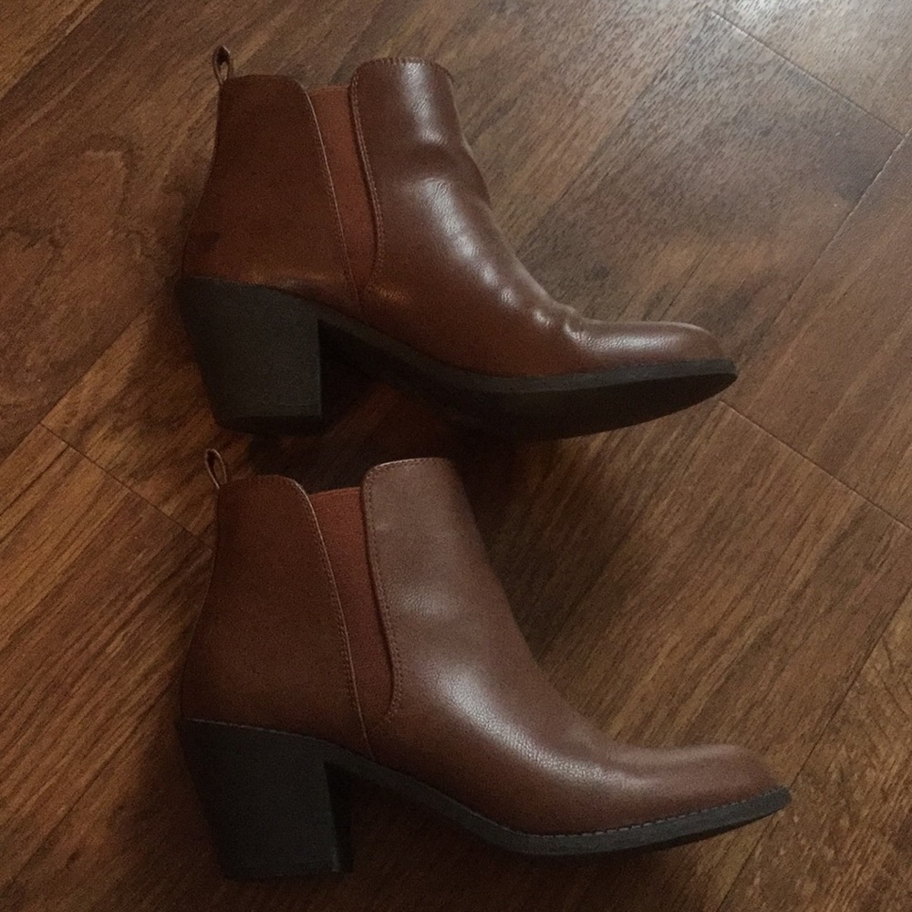 Forever 21 cognac booties.